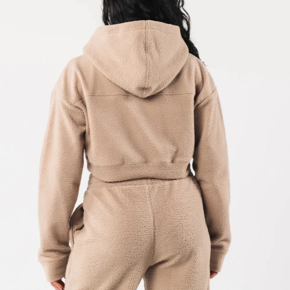 ALPHALETE CROPPED KING HOODIE - Picture 2 of 5